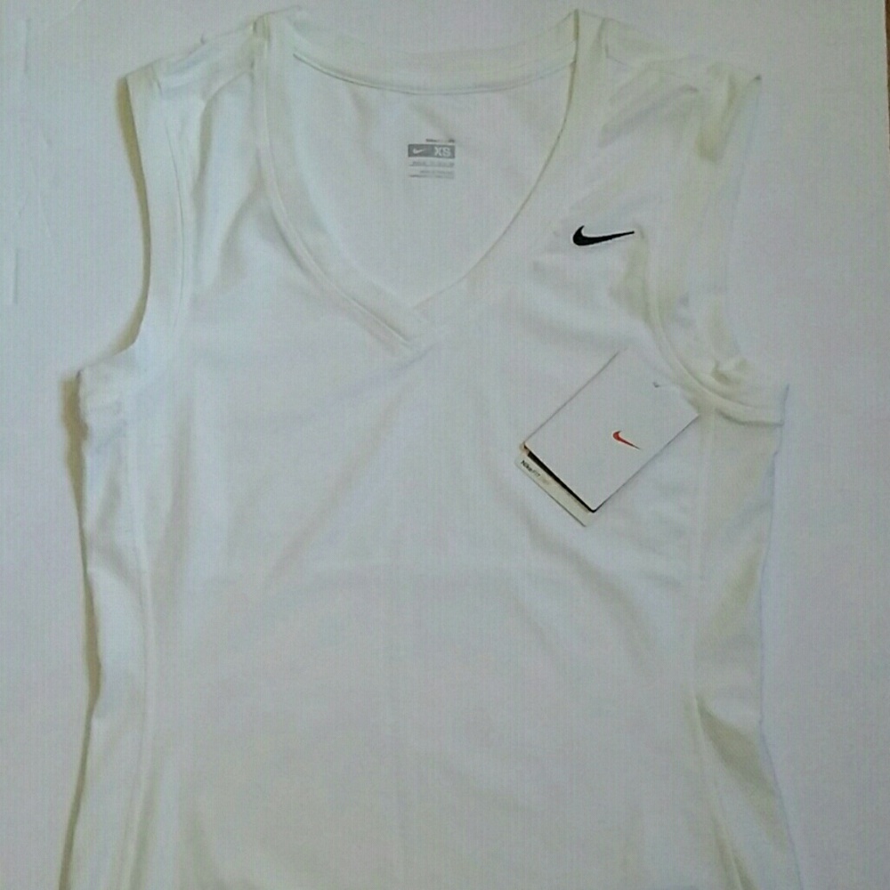 New with tag Women Nike DRI-FIT Sleeveless Top